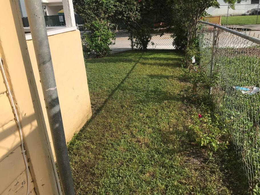 מיאמי Key West Style Historic Home In Coconut Grove Florida The Yellow House מראה חיצוני תמונה
