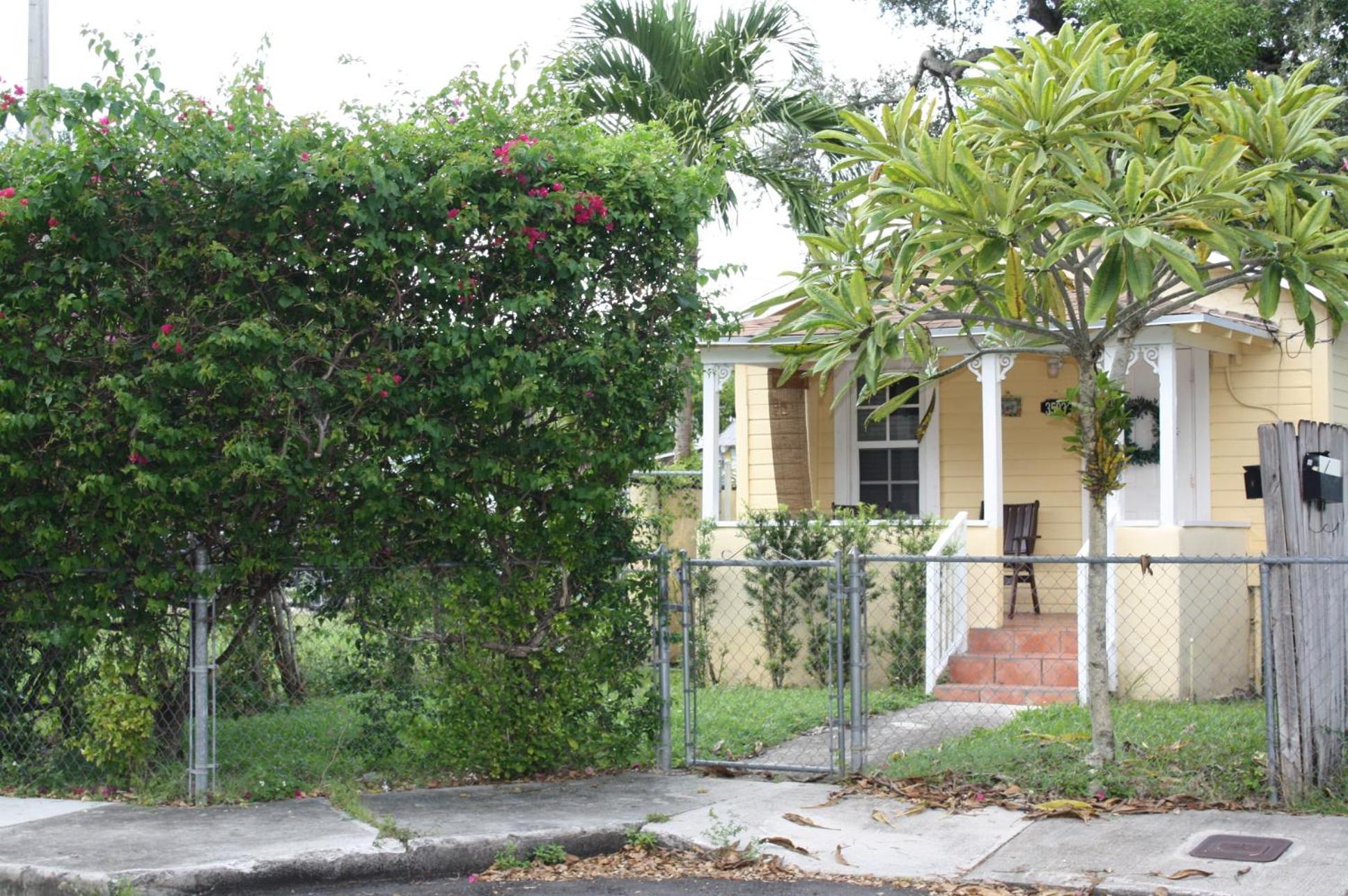 מיאמי Key West Style Historic Home In Coconut Grove Florida The Yellow House מראה חיצוני תמונה